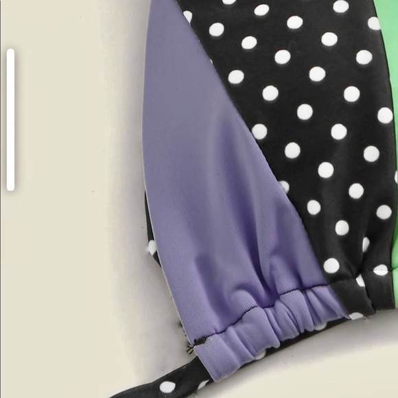 Bikini - Picture 3 of 5